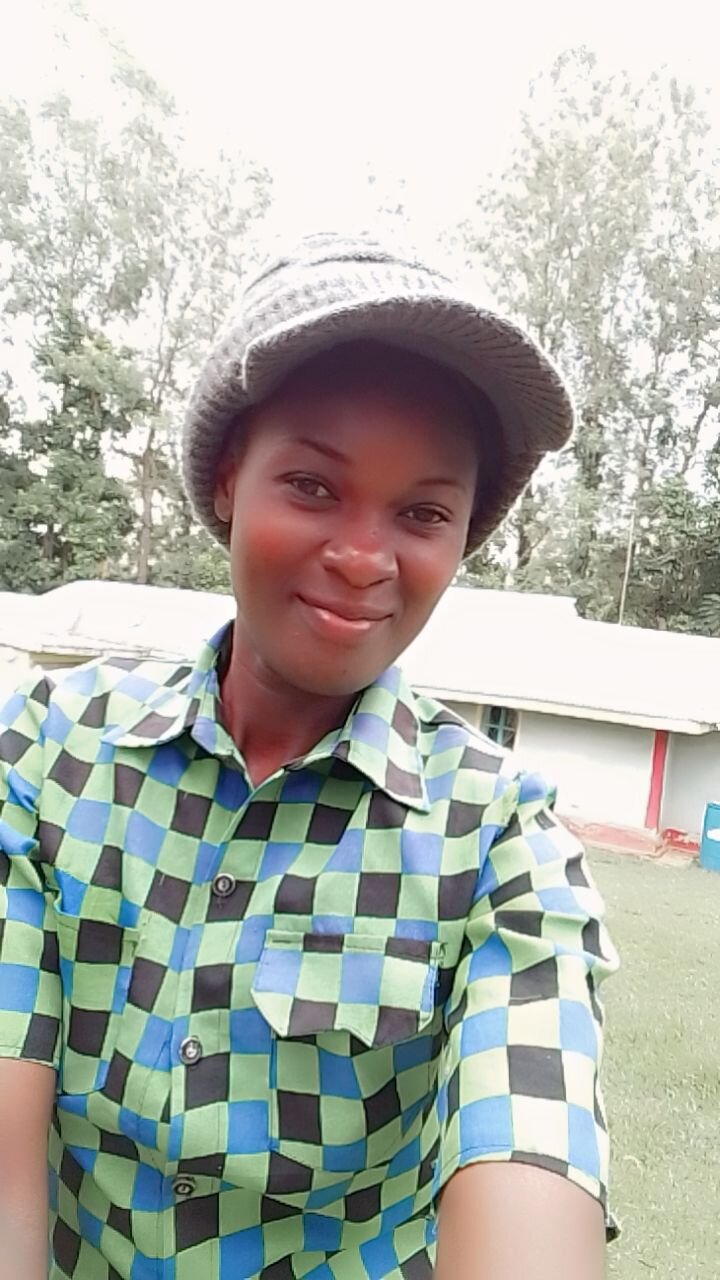 Ebony_shelly
