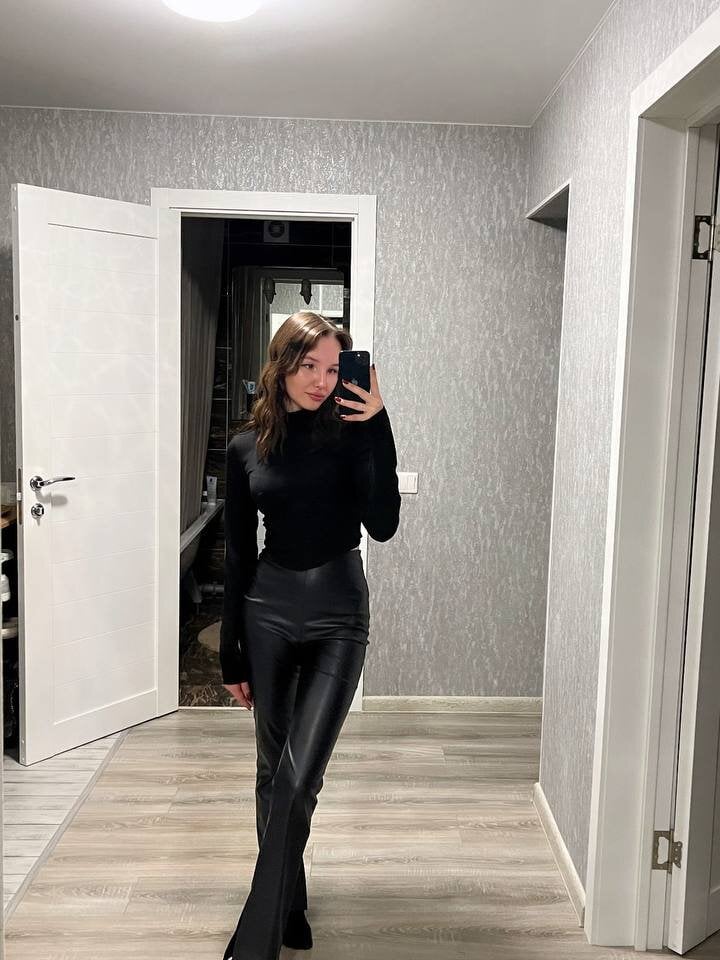 stripchat southlily webcam profile pic via glamcambabes.com