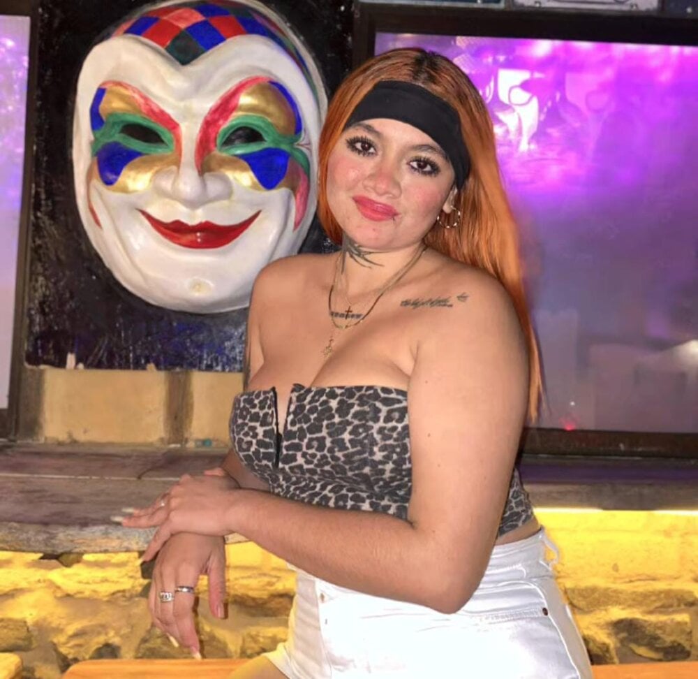 iluvcams.com anikka_albrite_ livesex profile in always-by-your-side-33 cams