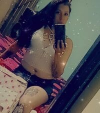 queen__evaa's Offline Chat Room