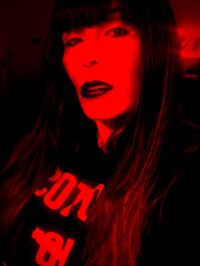 NATIVEQUEENA's Offline Chat Room