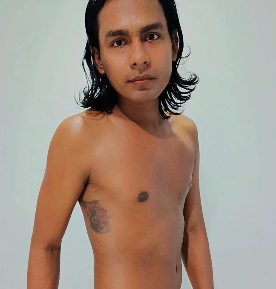 nahomy_smiith from stripchat