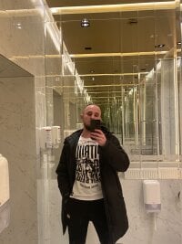 MikeFake's webcam live show