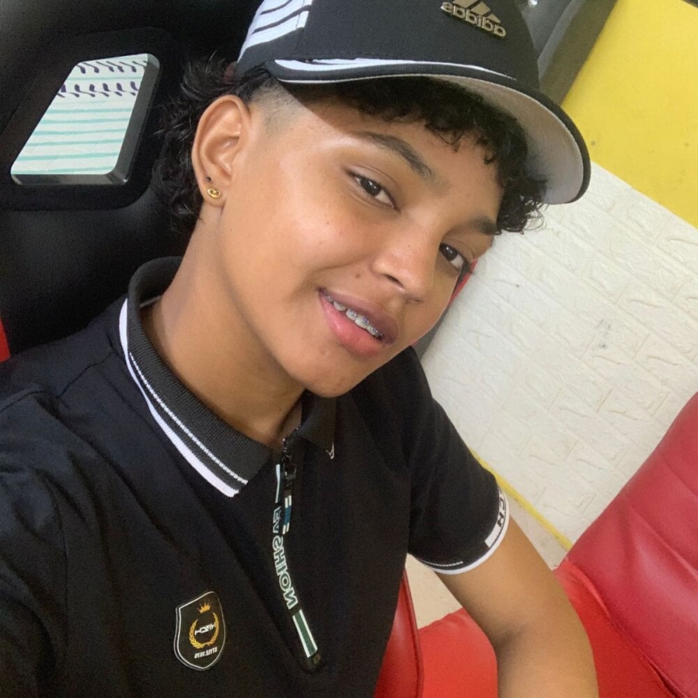 bestlivesexchat.com stormi_rouse18 livesex profile in where-big-womans-rules cams