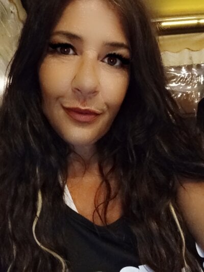 Leanne43 on StripChat