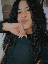 camila_sanchez22's Offline Chat Room