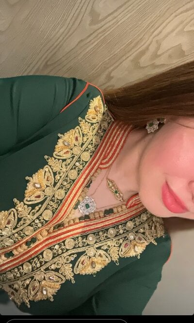 LouNa-Horny- on StripChat