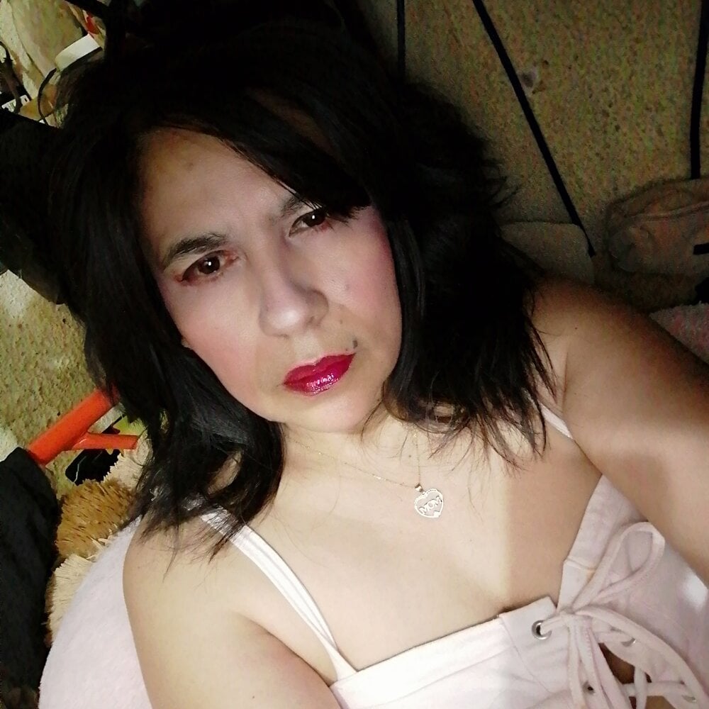 Live sex webcam photo for Vilainemarie #290377576