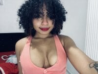 Itsmaraia2002's webcam live show