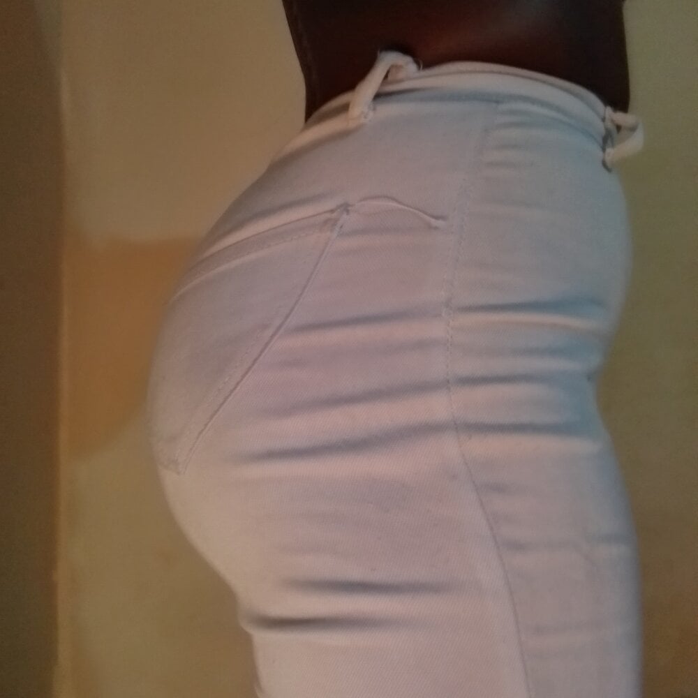 mega-camsex.com chocolate_baby23 livesex profile in athletic cams