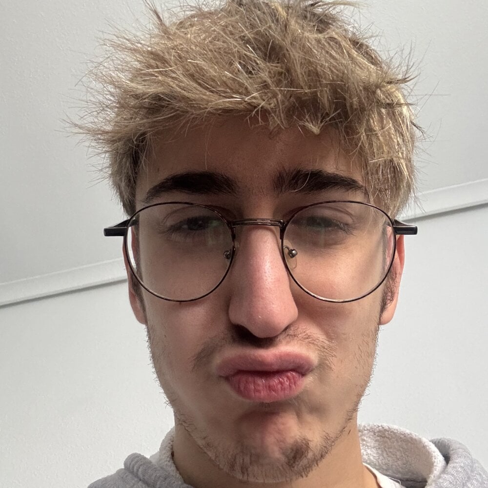 troycm from stripchat