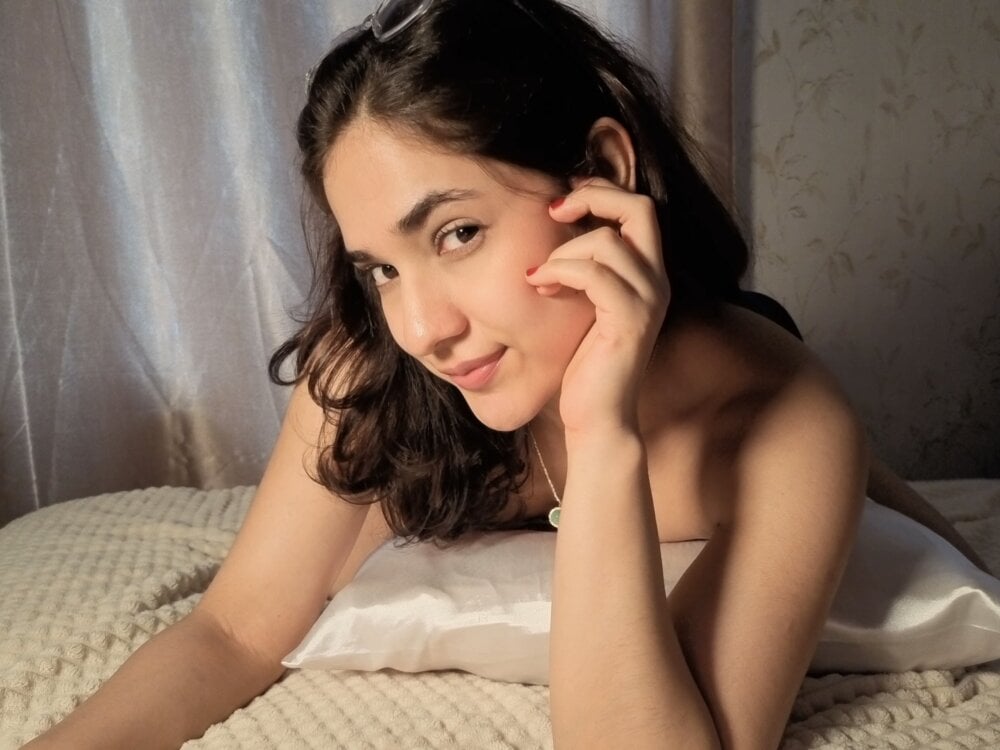 Live Chat with amcutefatima on StripChat