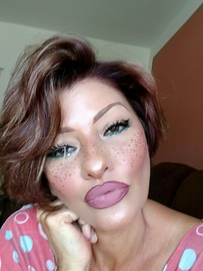 isabel-lips from stripchat
