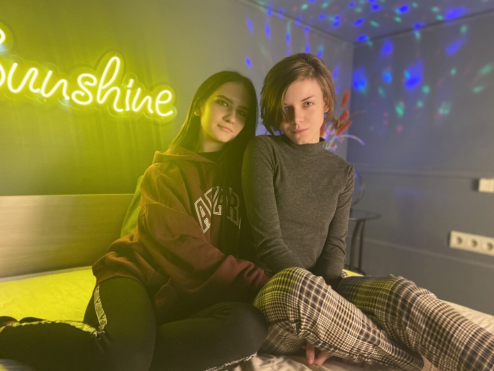 OdetteElodier's Offline Chat Room
