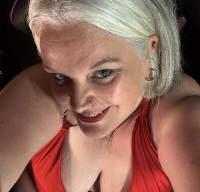 sexychazza16 - squirt white