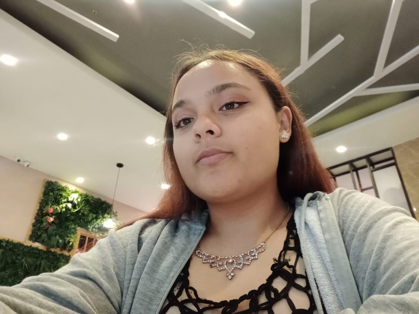 sofi_hanks_t