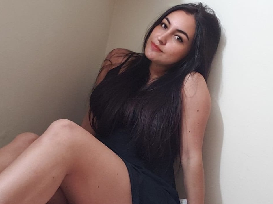 mega-camsex.net angiedavies livesex profile in in-the-class-room cams