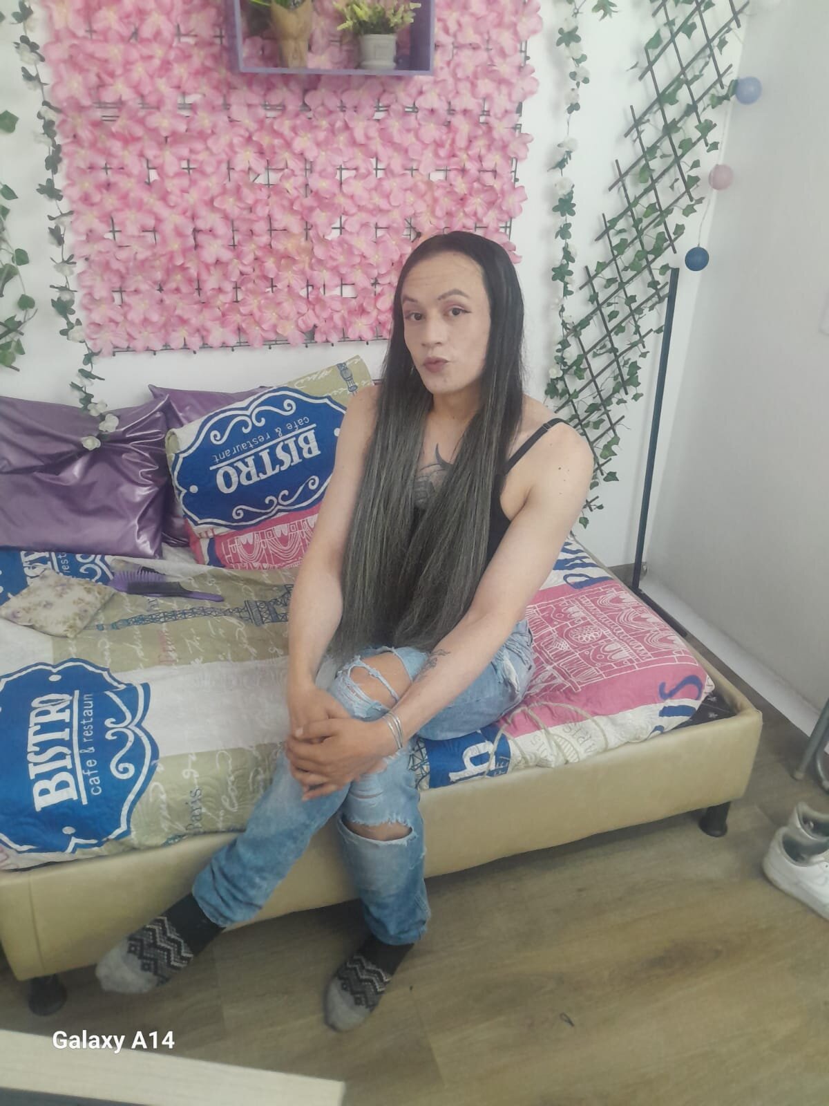MEGANNIXX