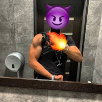 Alphamuscle001's webcam live show