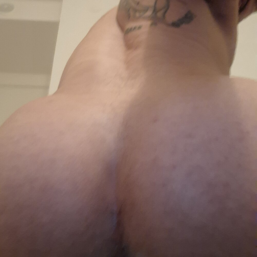 hornyass4bigcock09 from stripchat