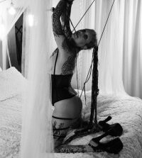 MadameStiletto's Offline XXX Chat