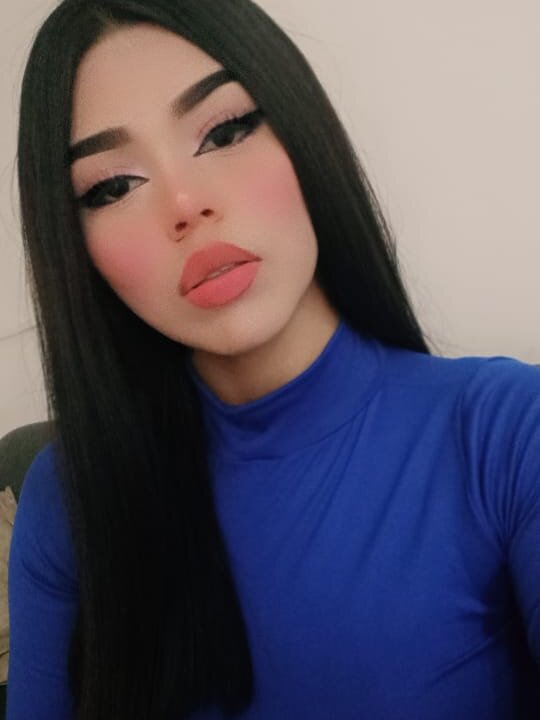 Live sex webcam photo for HarleyQueen_Robbie #289908739