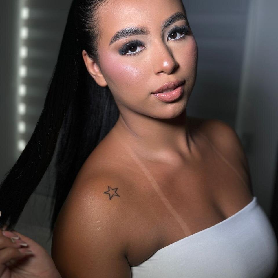 cam-performer.com queenie_staar livesex profile in colomb cams