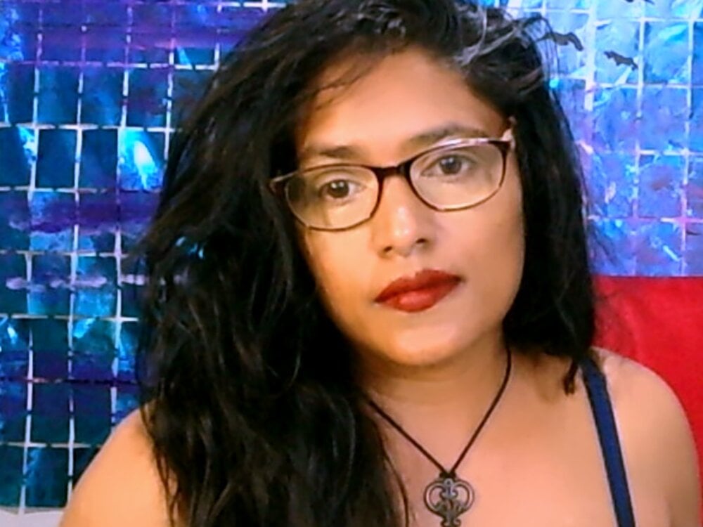 Live sex webcam photo for IndiaTiger69New #290108338