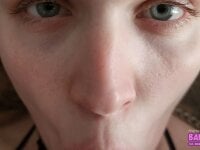 sissysuka's Offline Chat Room