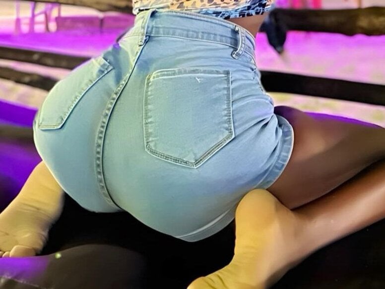 livesexr.com sexxyberry_ livesex profile in ebony cams