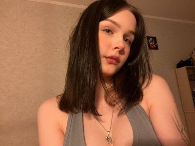 AliceBite007