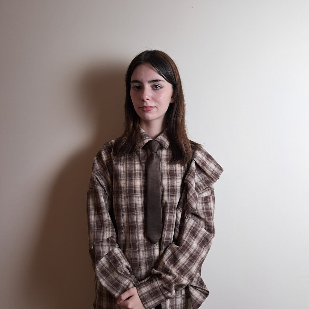 watchgirlcam.com kellyesieck livesex profile in 31-mile-away cams