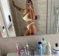 Beautiful-Bouncy-Becs' Offline XXX Chat