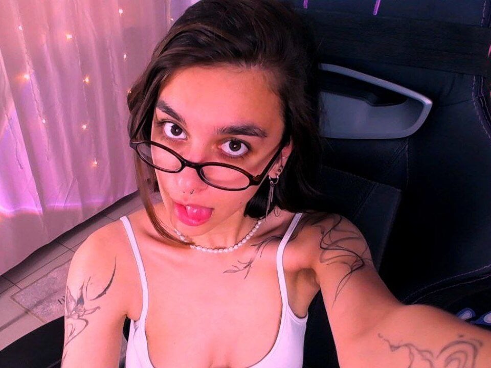 CutiepieCeline's Offline Chat Room