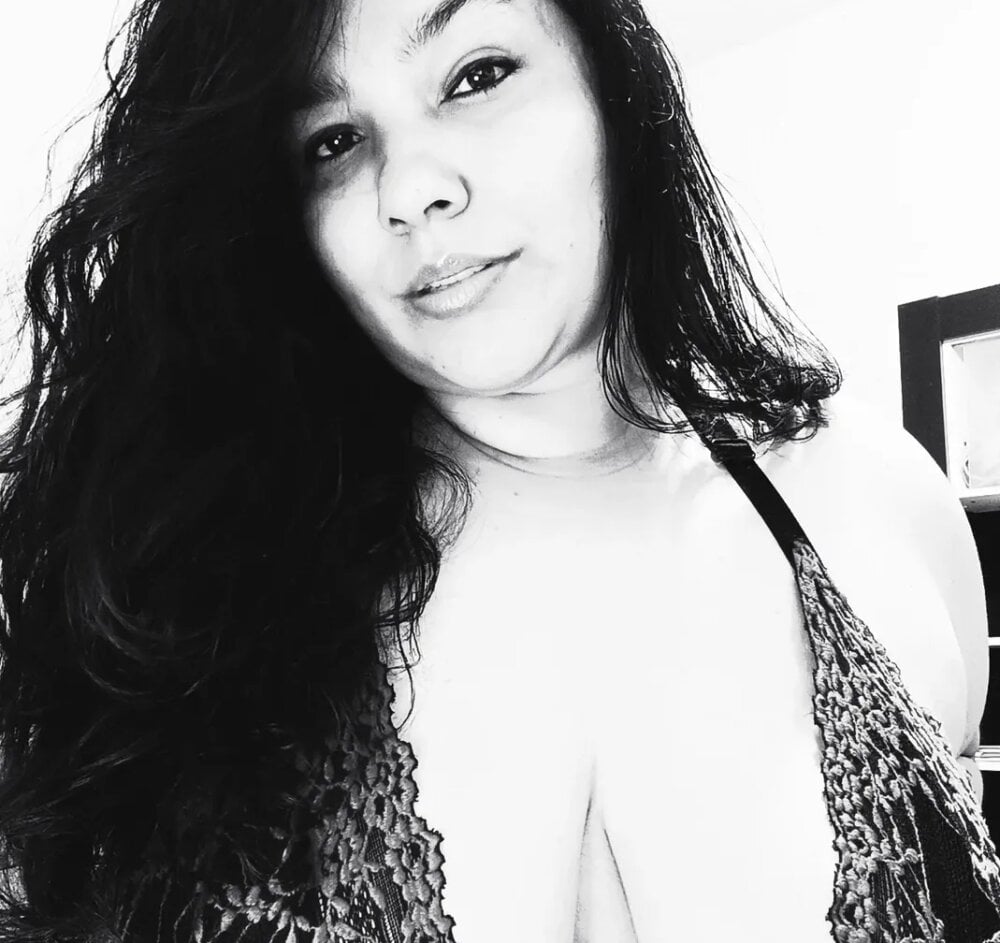 sexlivecamsites.com vanessabbw1 livesex profile in granny cams