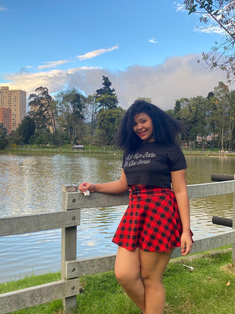 6livesex.com zuri_v livesex profile in spanish cams