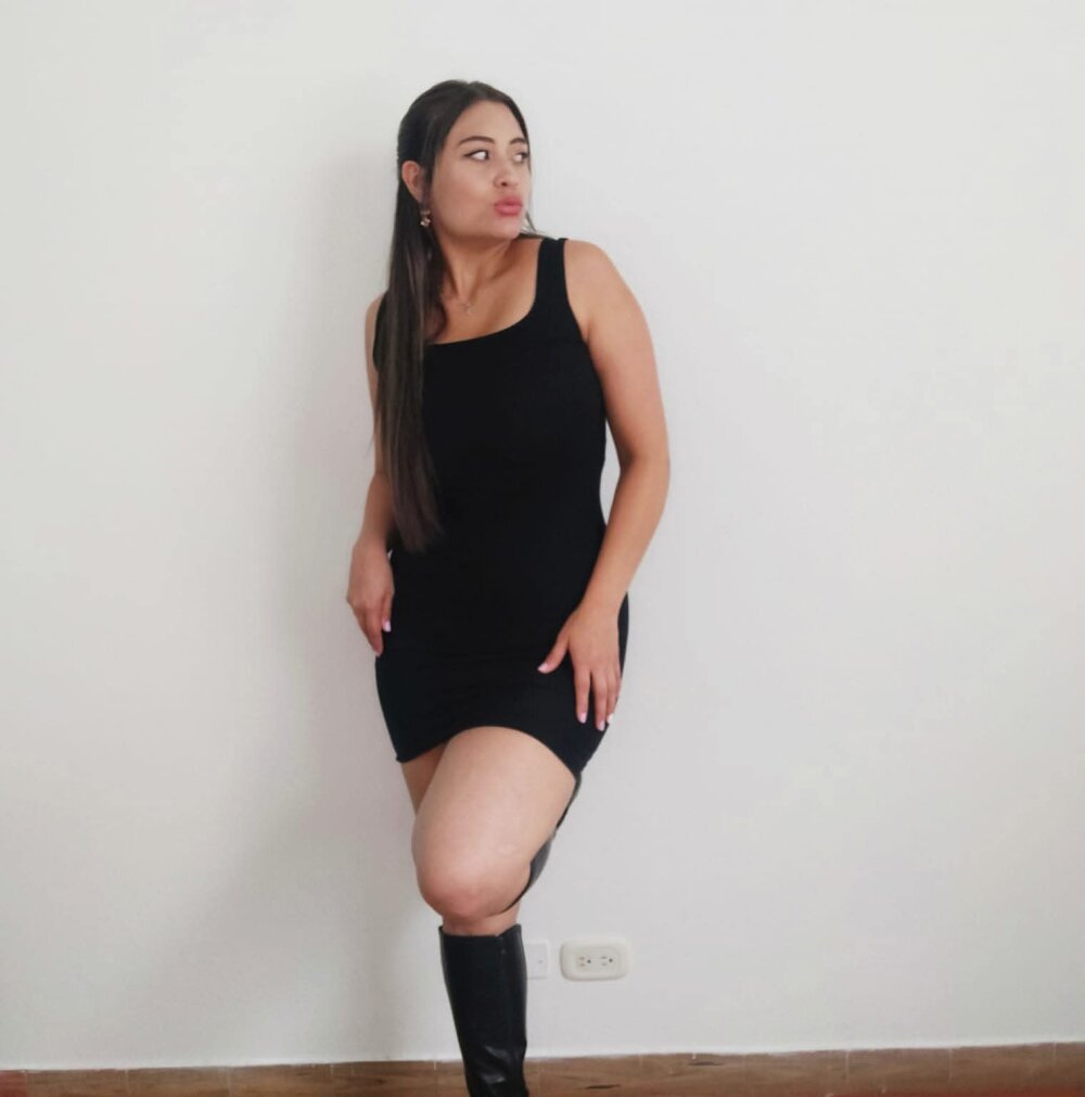 sexlivecamsites.com amber-hotty livesex profile in usa-originally-from-australia cams
