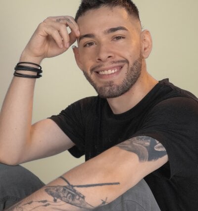Brandon_Aces Male Flexing Free Cam Sex