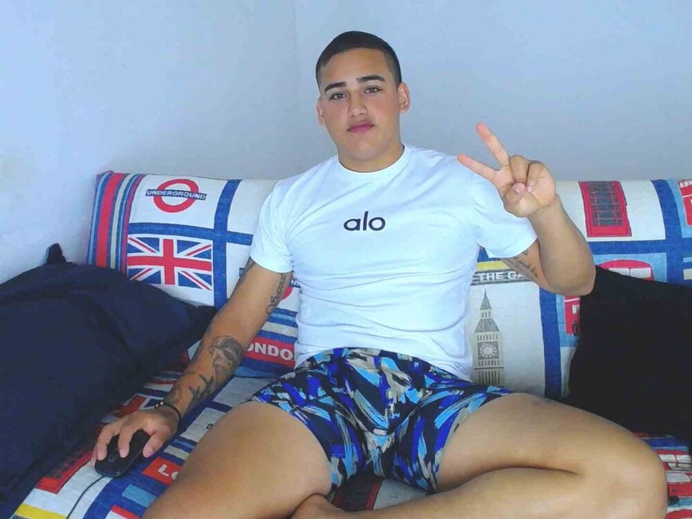 Live sex webcam photo for Latino_Junge #290209293