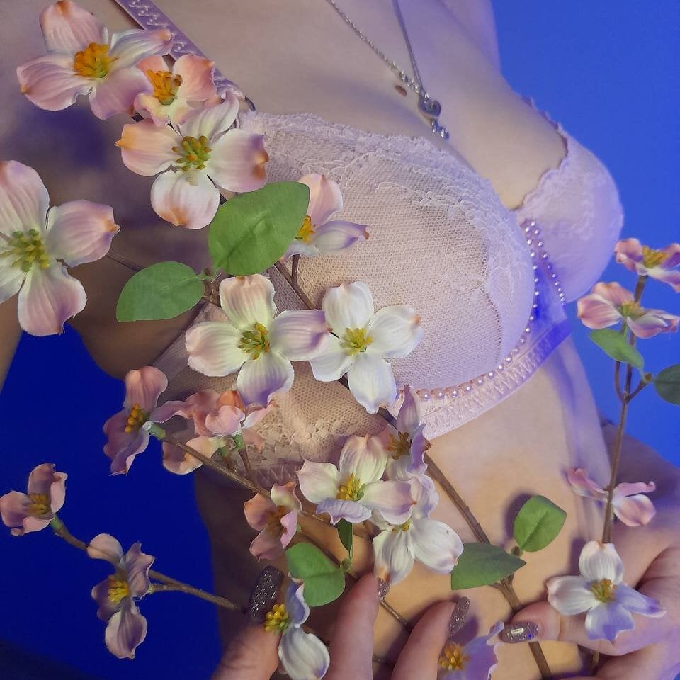 grace__blossom's Offline XXX Chat