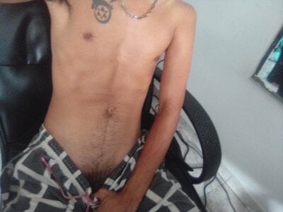 DeliciouSkinny - Stripchat Boy 