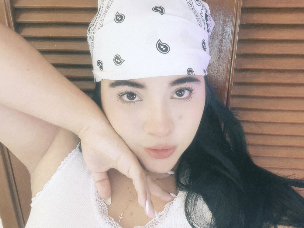 Live sex webcam photo for persefone98 #289969842