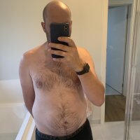 hungaussie13's Offline Chat Room