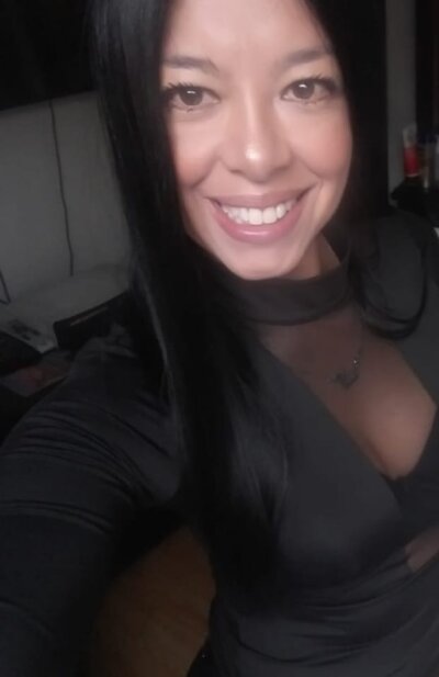 vero_virdi 🏼 live naked chat