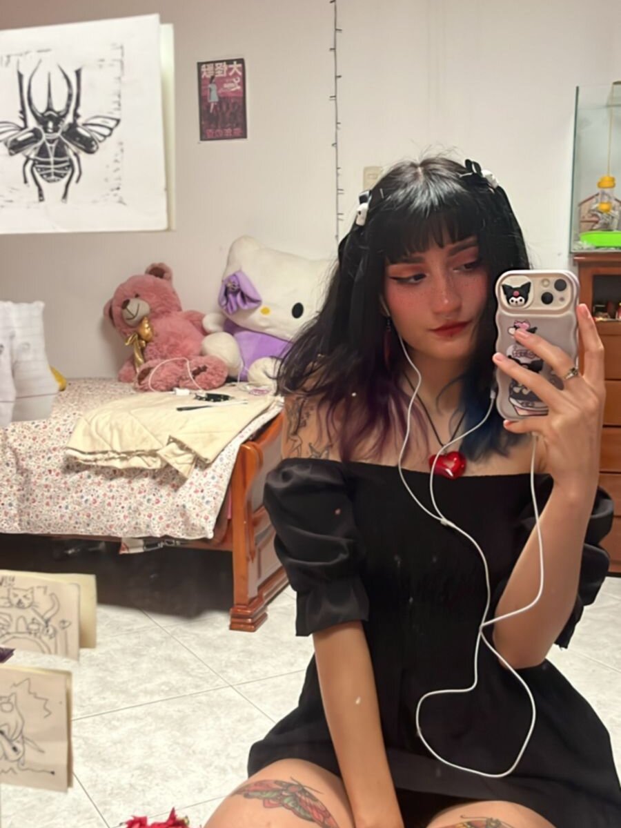 violet_layla