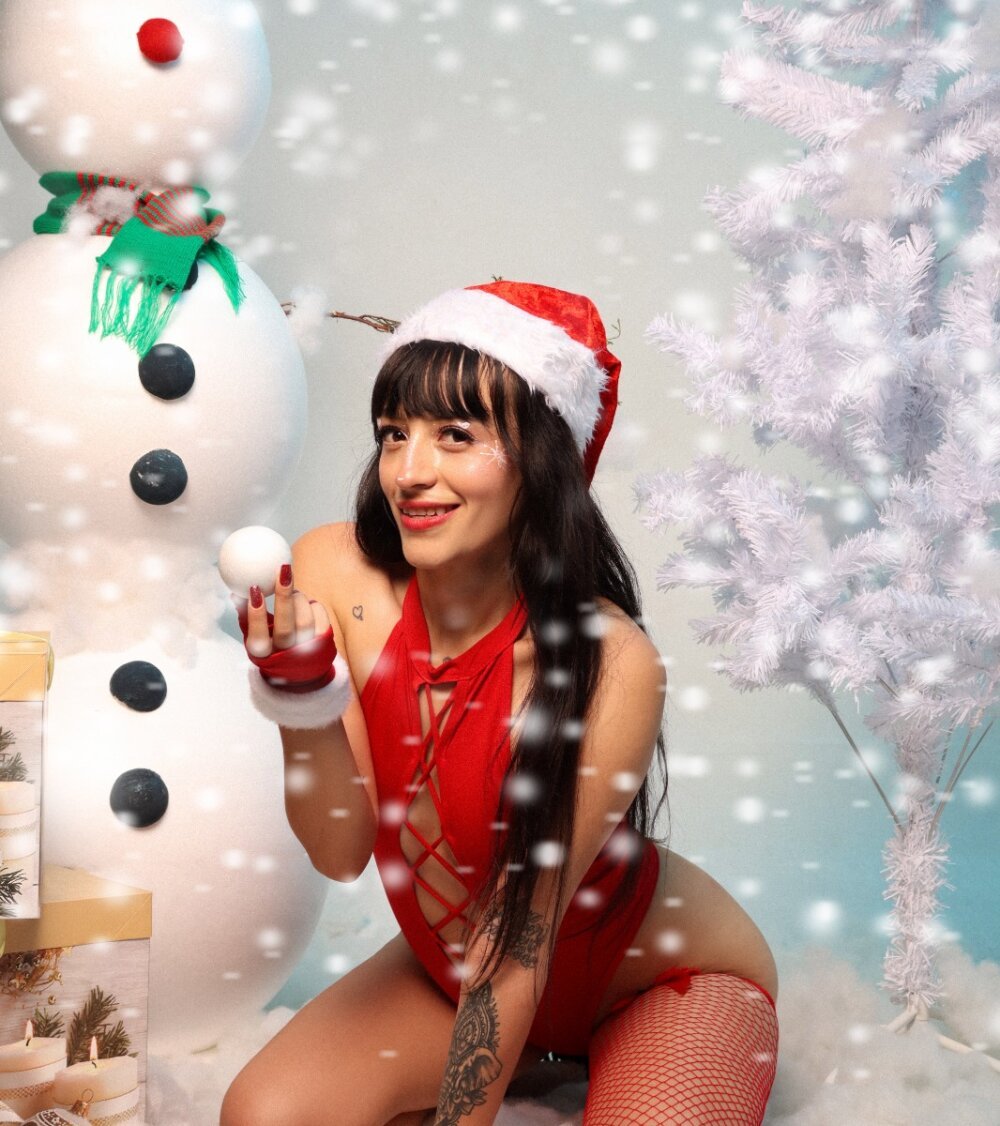 glamcambabes.com luna_bella3 livesex profile in from-a-better-world cams