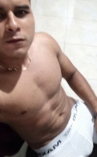 SaucyAffair0's webcam live show