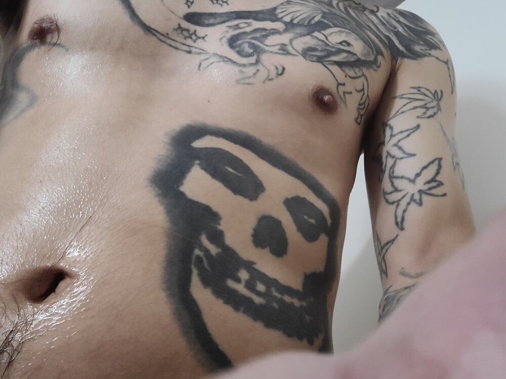 laloq1313's Offline XXX Chat