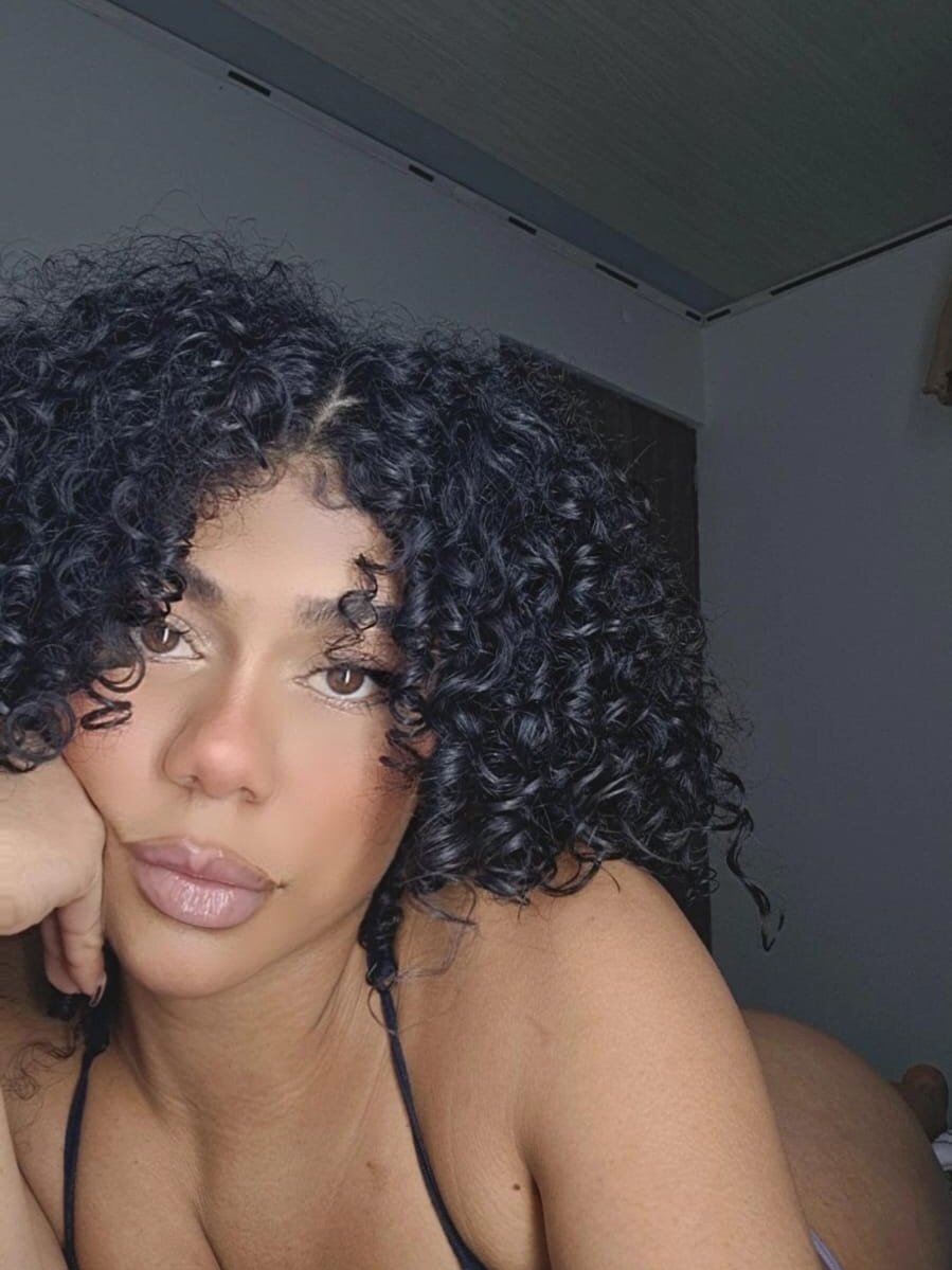 Yerystar live cam model at StripChat