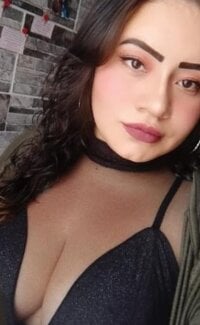 ashley_keen19's Offline Chat Room